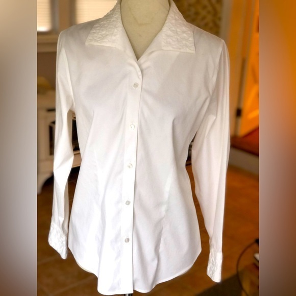 Chico’s no iron women’s white button down top - Picture 3 of 9